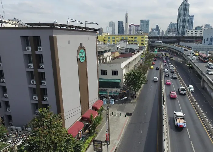 Отель Bangkok City Suite