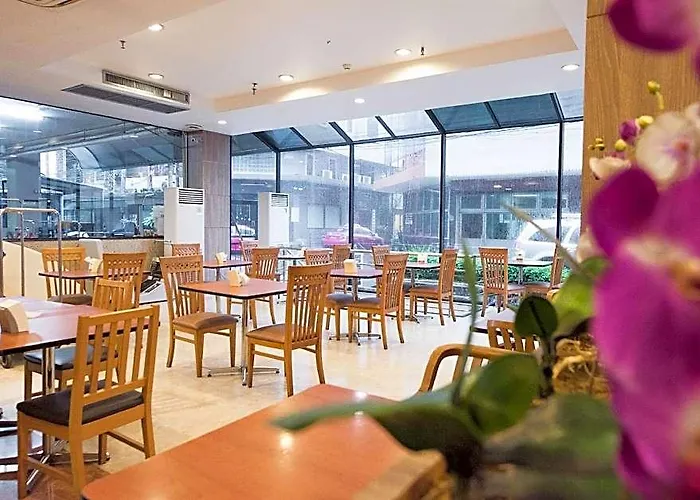 Отель Bangkok City Suite 2*