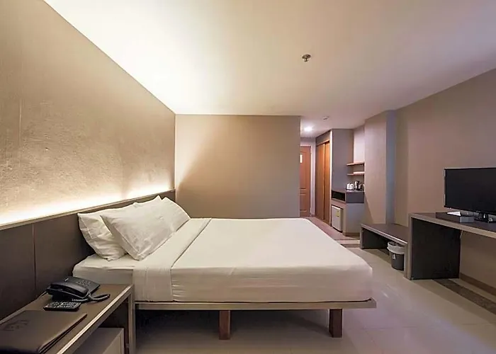 Отель Bangkok City Suite