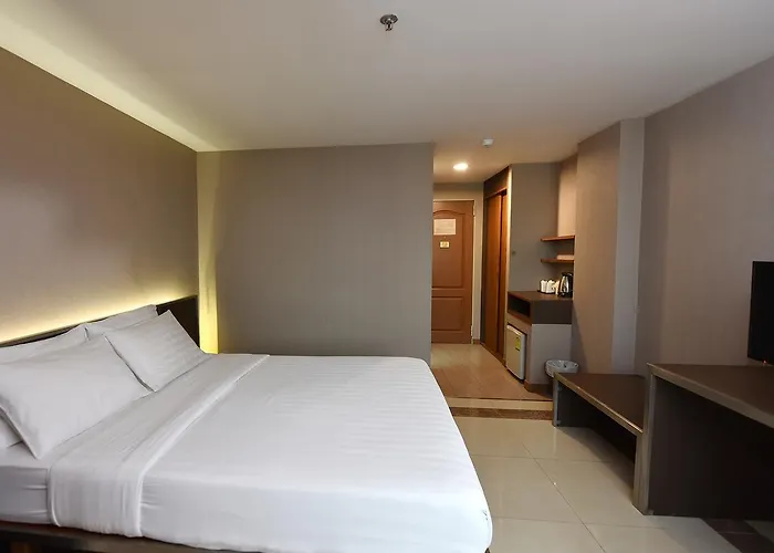 Отель Bangkok City Suite