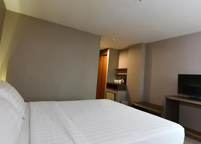 Bangkok City Suite Отель Бангкок
